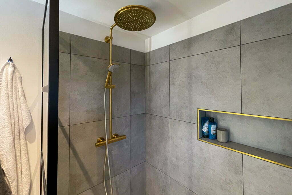 Stor dobbeltbruser i feriehus