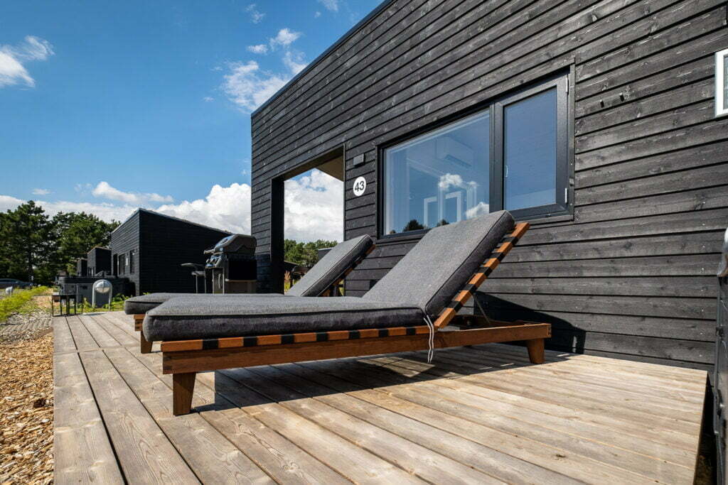 Liggestole ved Premium Strandhytte på Feddet Strand Resort