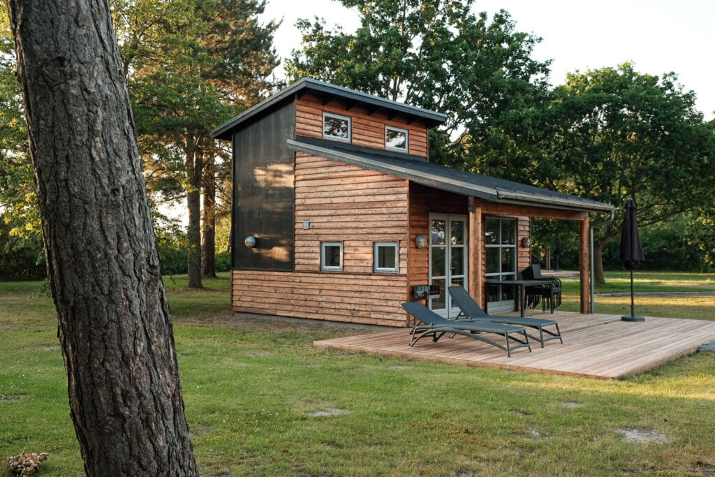 Luksushytte med stor træterrasse