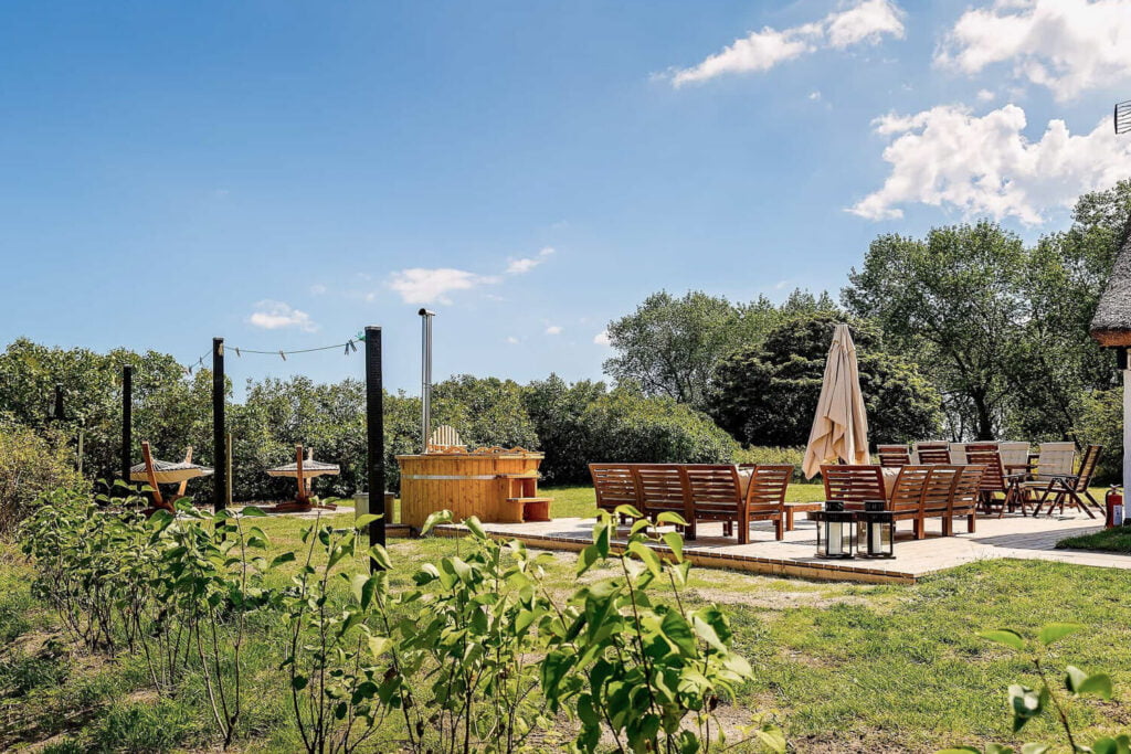 Stor terrasse med vildmarksbad