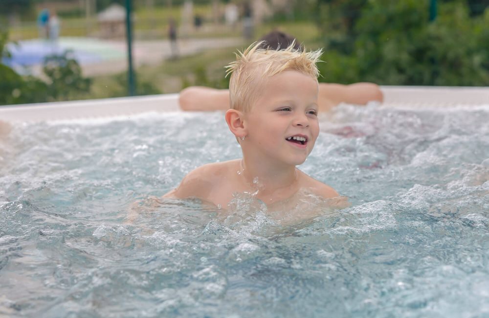 Lækker opvarmet udendørs spa