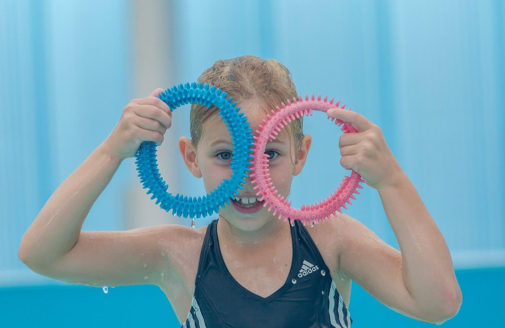 Indendørs pool med børnebassin